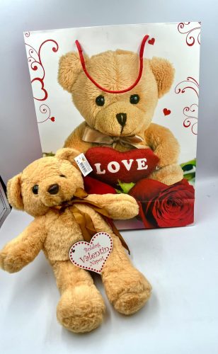 Valentín napi ajánlat macival, felirattal, díszcsomagolásban 