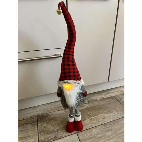 Manó LED-es álló textil 15x11x70cm piros