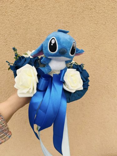 Stich kisebb plüssel ballagási csokor