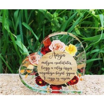 Vastag plexi szív  anya, milyen csodálatos... 10x10cm Vastag plexi szív  anya, milyen csodálatos... 10x10cm