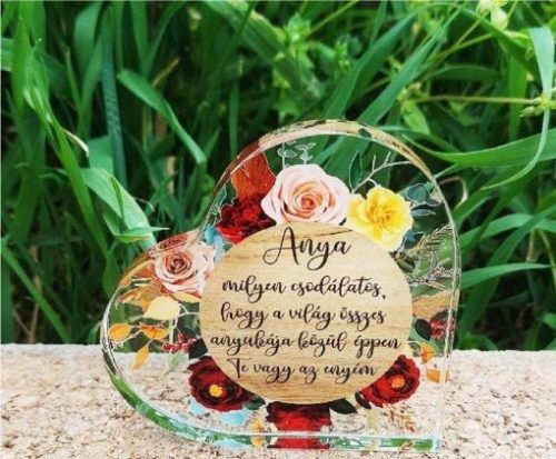 Vastag plexi szív  anya, milyen csodálatos... 10x10cm