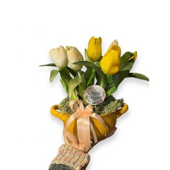   Anyák napi tulipános asztaldísz – sárga kerámia kaspóban, maradandó dekoráció