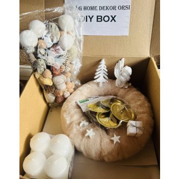   DIY Karácsonyi dekorációs csomag – 20 cm szőrmes alappal angyalkával