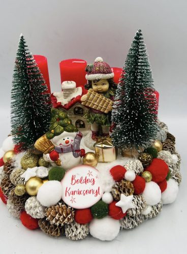 Klasszikus adventi asztaldísz – 4 gyertyás, házikóval, hóemberrel és kislánnyal