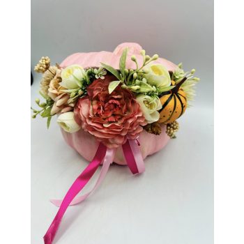 Kerámia tök művirágokkal díszítve