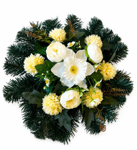 Fekvő sírdísz 38 cm műfenyő alapon – fehér és krémszínű virágokkal