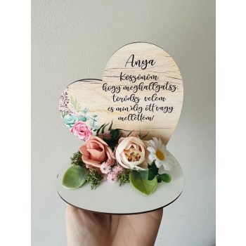   Anyák napi szív dekor talpas kivitelben – „Köszönöm Anya” (13,2x12,8 cm)