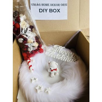   27 cm-es „Csináld magad” ajtódísz – fehér szőrme alapon, piros macis dekorral