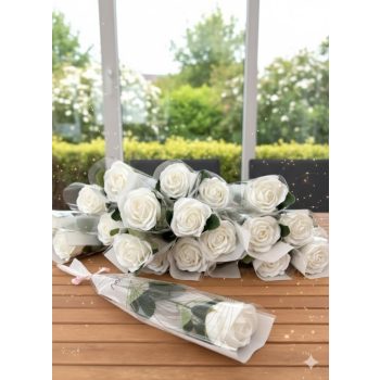 szappanrózsa nagyfejű fehér színű rózsa