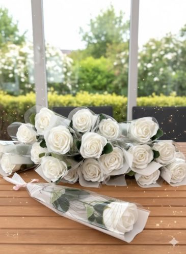 szappanrózsa nagyfejű fehér színű rózsa