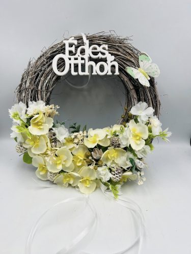 Rusztikus ajtódísz – krém-fehér orchideák, zöld levelek, „Édes Otthon” felirattal