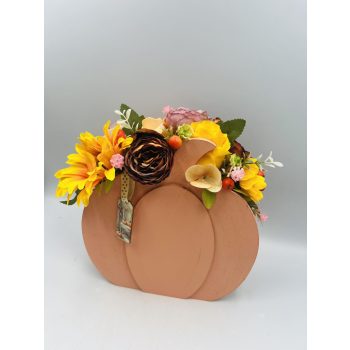 Tök dekor művirággal díszítve