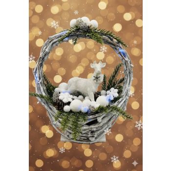   Vendégváró karácsonyi dekor – 30×38 cm vessző kosárban, fehér szarvassal