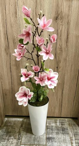 Magnólia dekor  padlóvázában 82 cm -magas fehér kaspóval