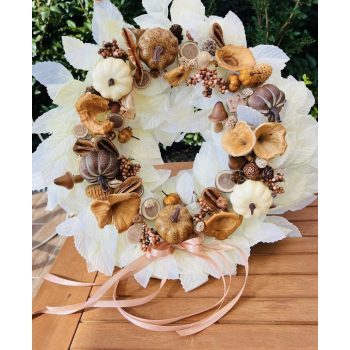 Natur színű nagyméretű őszi  ajtódísz 