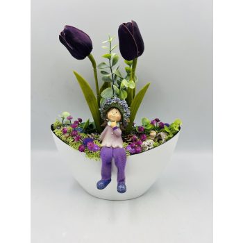   asztaldísz csónak kaspóban – lila virágtündérrel, lilás díszítéssel