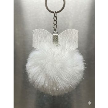  Fehér szőrös gombóc kulcstartó – masnis, strasszos dekoráció