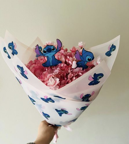 Stitch mintás ballagási csokor – Nyomtatott figurás örökvirág csokor ovis és iskolás ballagási csokor
