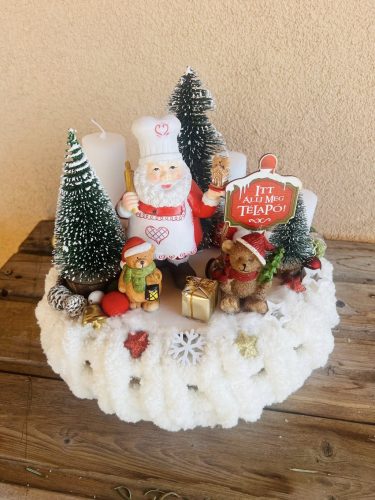 Télapó karácsonya adventi 4 gyertyás extra nagy asztaldísz 