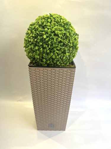 Műbuxus prémium minőségű bézs mocca rattan műanyag négyszögletes padlóvázában