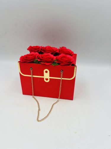 Illatos szappanrózsás táska – elegáns ajándék különleges alkalmakra piros