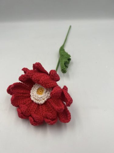 Horgolt gerbera
