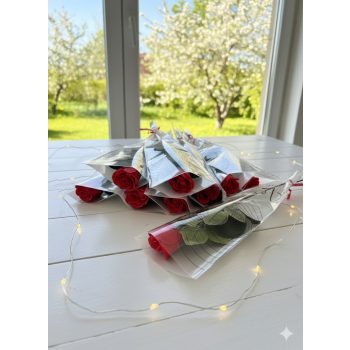 díszcsomagolással szappanrózsa piros