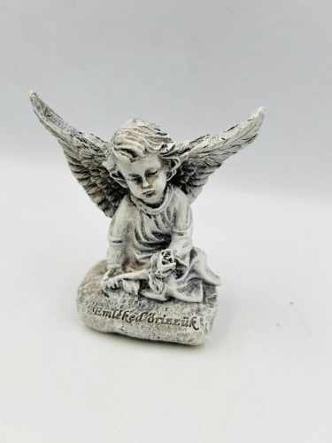  Sírdísz angyal+rózsa "Emléked őrizzük" 12cm