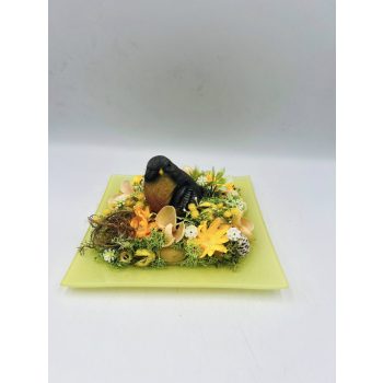   Asztaldísz 20 cm üveg tálon – tavaszi dekoráció madár figurával