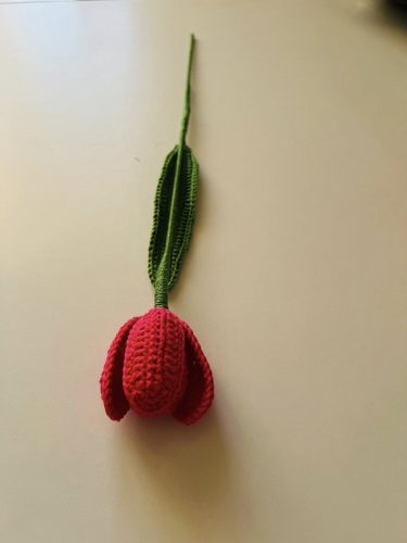 Horgolt kézműves tulipán nyitott fazonú élénk rózsaszín