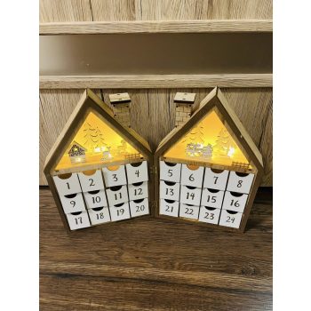 	 Világítós adventi naptár – 39x4,5x30 cm, 8 LED-del