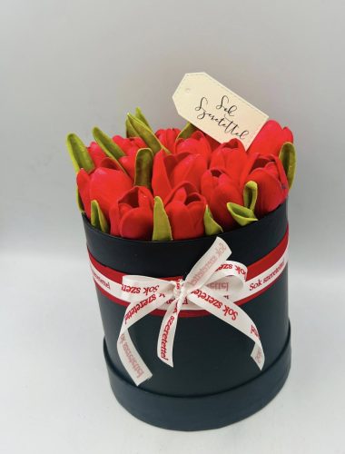 Piros tulipános virágbox ballagásra