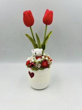 Valentin-nap története és jelentése, romantikus dekorációs ötletek a szeretet ünnepére.